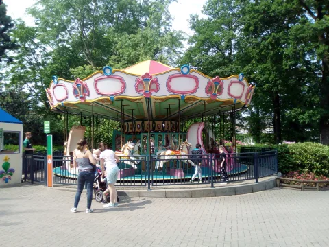 Foto 2 av Carrousel