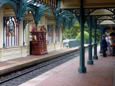 Zdjęcie 2 autorstwa Disneyland Railroad Main Street Station