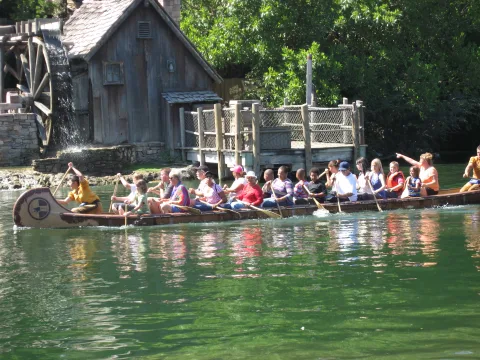 Foto 2 von Davy Crockett's Explorer Canoes