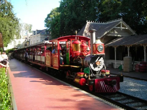 Foto 2 van Disneyland Railroad