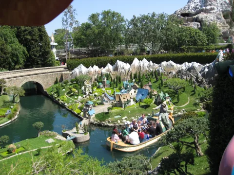 Foto 2 von Storybook Land Canal Boats