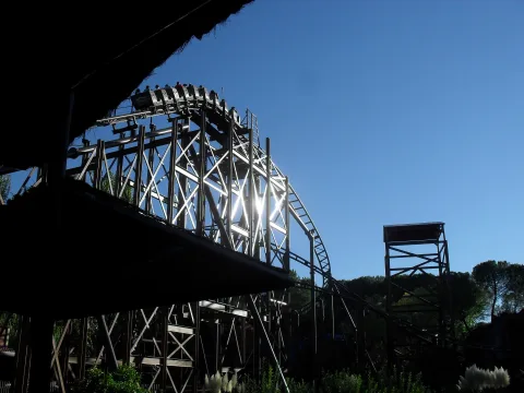 Foto 2 av TNT - Tren de la Mina