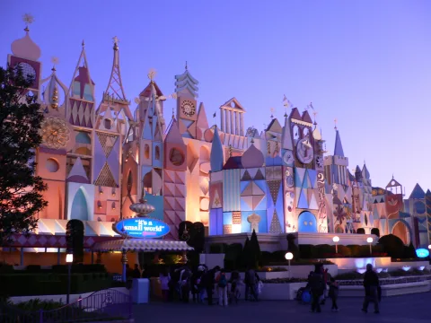 Foto 2 von “it's a small world”