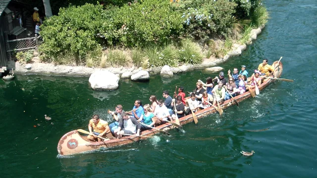 Davy Crockett's Explorer Canoes