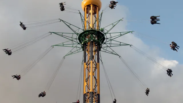 Tekkotsubanchou - Sky Tower Swinger
