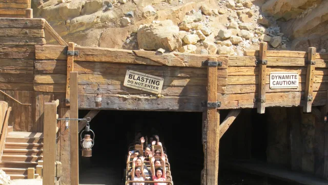 Big Grizzly Mountain Runaway Mine Cars