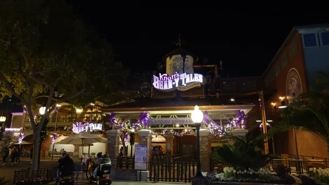 Knott's Bear-y Tales: Return to the Fair