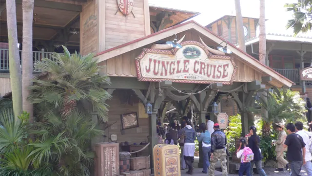 Jungle Cruise: Wildlife Expeditions