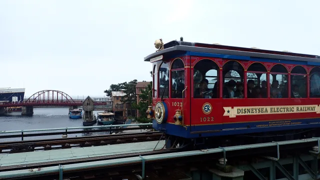 DisneySea Electric Railway (American Waterfront)
