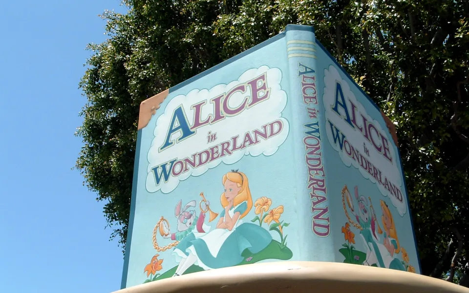 Photo 1 de Alice in Wonderland