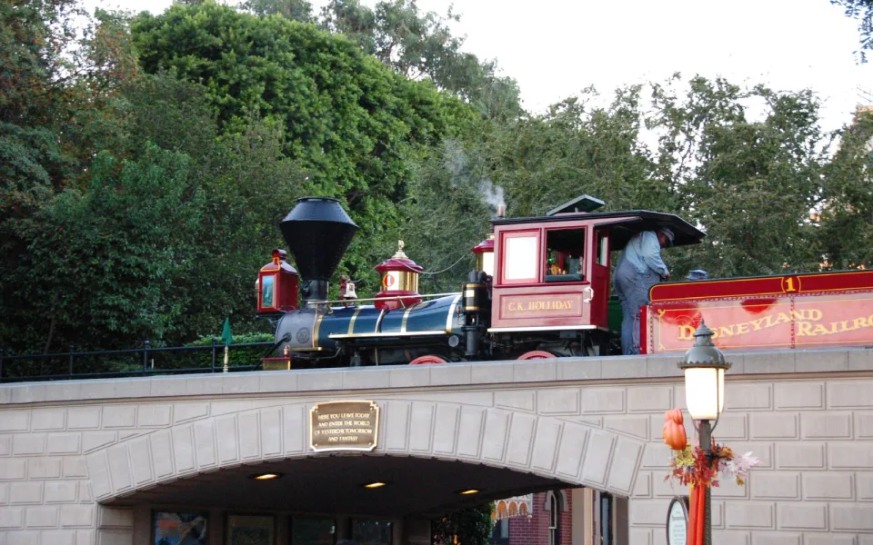 Foto 1 van Disneyland Railroad