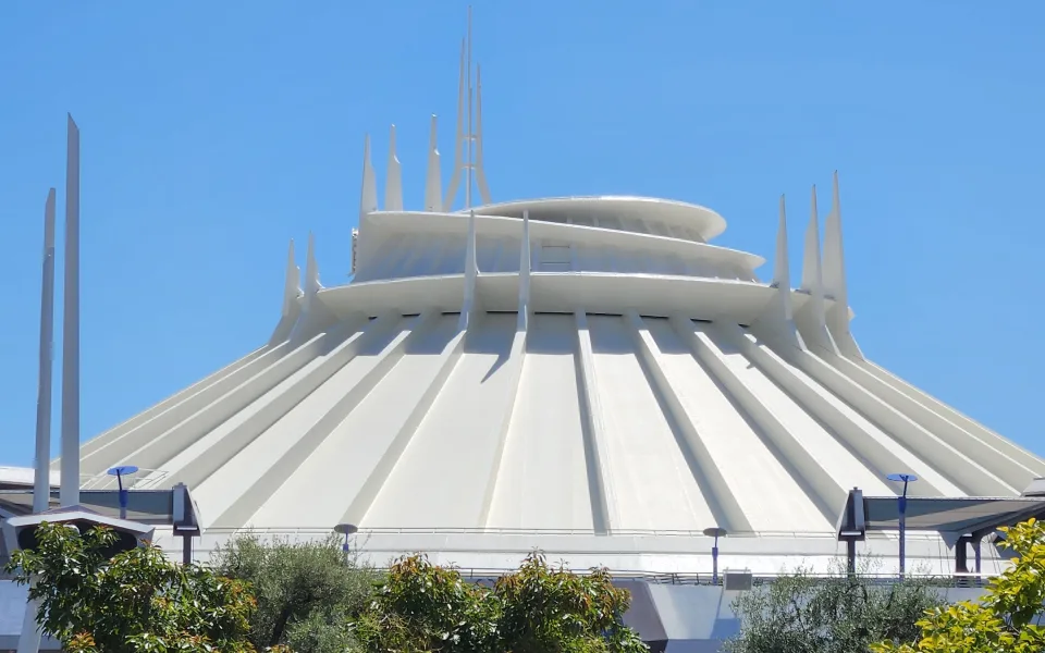 Foto 1 av Space Mountain