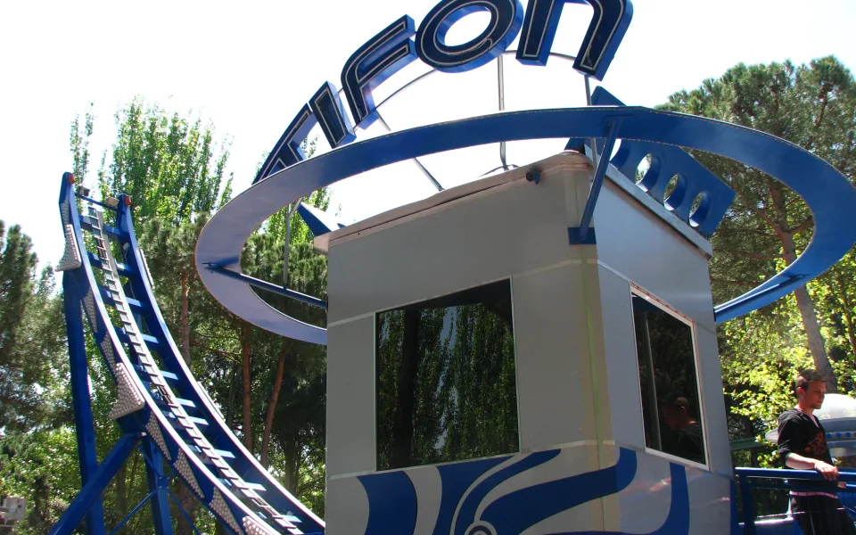 Foto 1 de Tifón