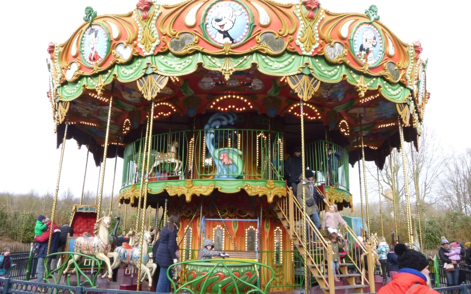 Foto 1 av Merry-go-Round