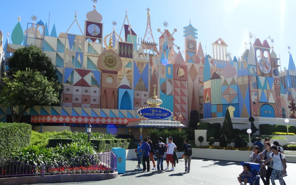Foto 1 von “it's a small world”