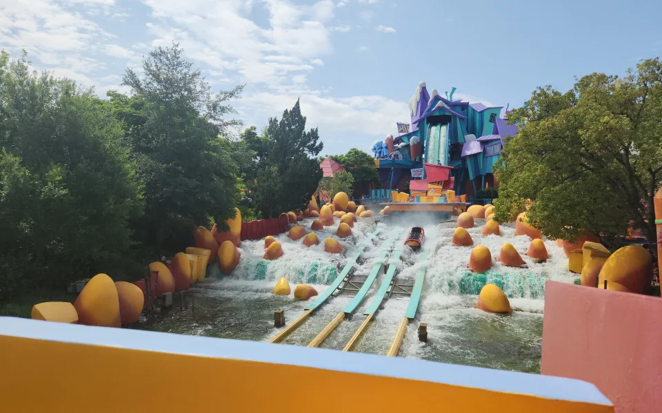 Foto 1 av Dudley Do-Right's Ripsaw Falls®
